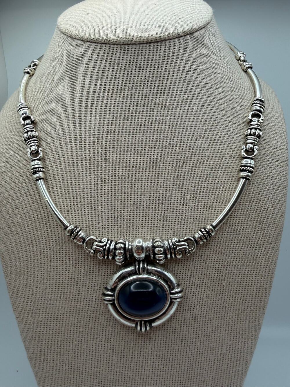 Vintage Avon blue cat eye Azetc silver choker necklace
